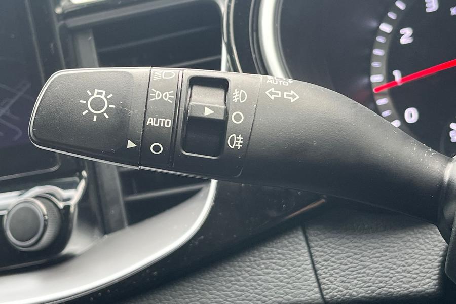 Kia CEED Photo autoimg-e266c4b5b019a6ac01bc46a7d5e36d65d03b4fc8.jpg