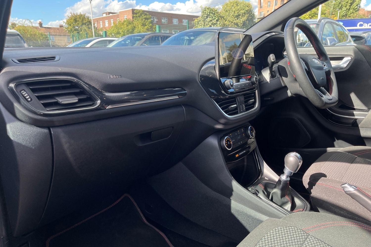 Ford PUMA Photo 17