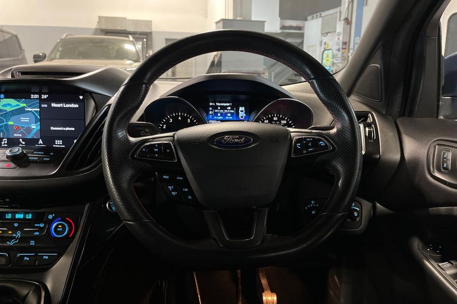 Ford KUGA Photo autoimg-e26a433e41429f39e477a1ae3b6b14512428bc9f.jpg