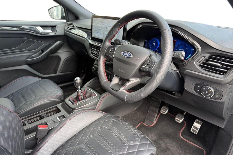 Ford FOCUS Photo autoimg-e26aa473033210b04f48e8ccdee8530b09686bc3.jpg