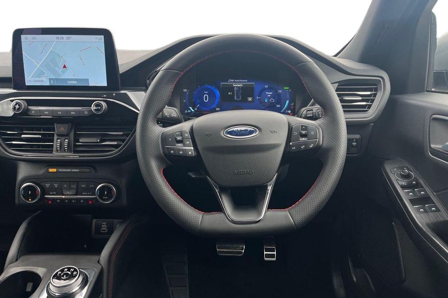 Ford Kuga Photo autoimg-e270e2f980e80f646aec18f614b5f260be189410.jpg