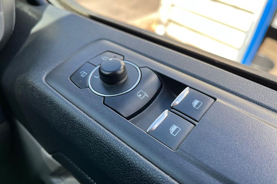 Used Ford TRANSIT CUSTOM DL24BYC 25