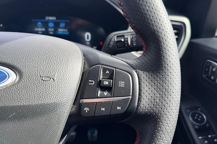 Ford KUGA Photo autoimg-e2773d43efcb15957148bf4a87bbea55473475fe.jpg
