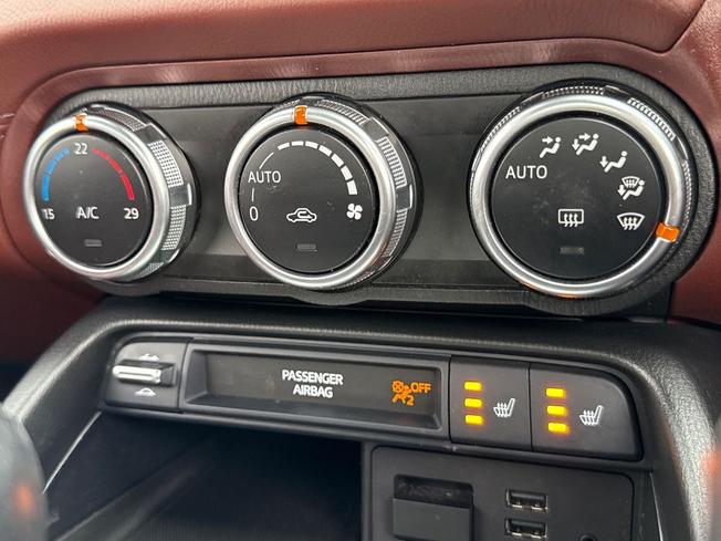 MAZDA MX-5 Photo 34