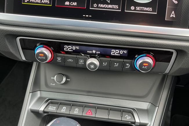 AUDI Q3 Photo 28
