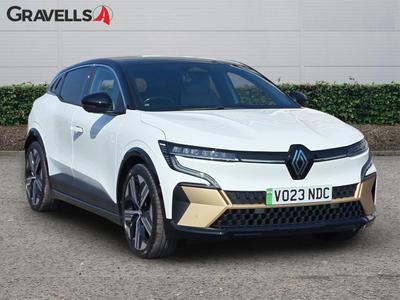 Used 2023 Renault MEGANE 60kWh iconic Hatchback 5dr Electric Auto (optimum charge) (220 ps) White & Black at Gravells
