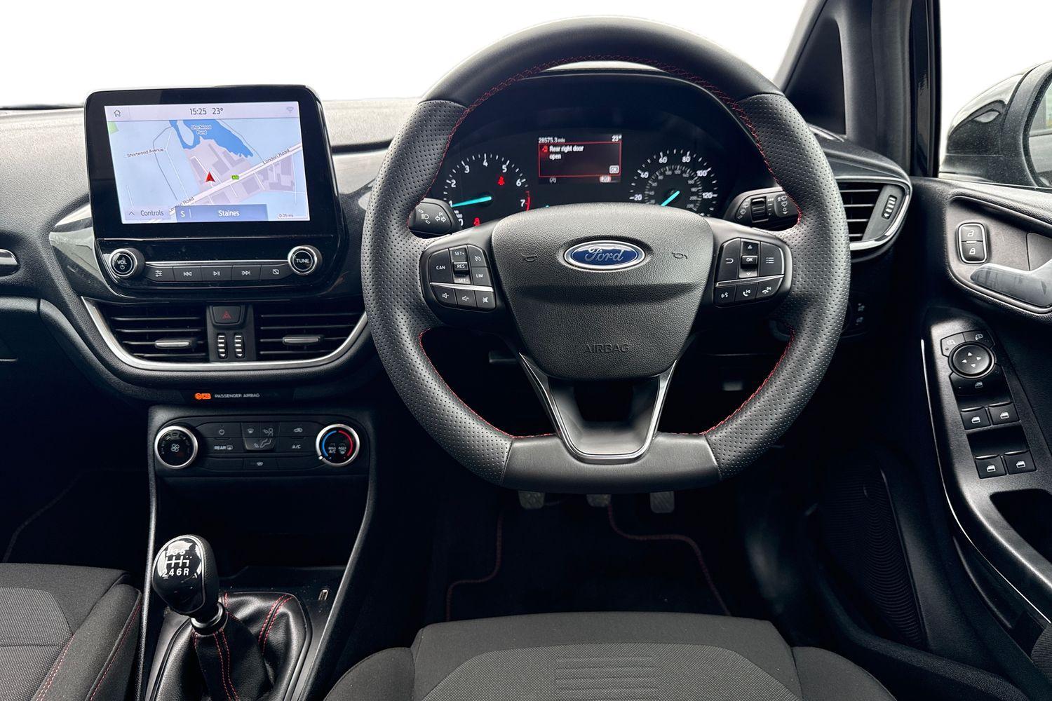 Ford FIESTA Photo 10
