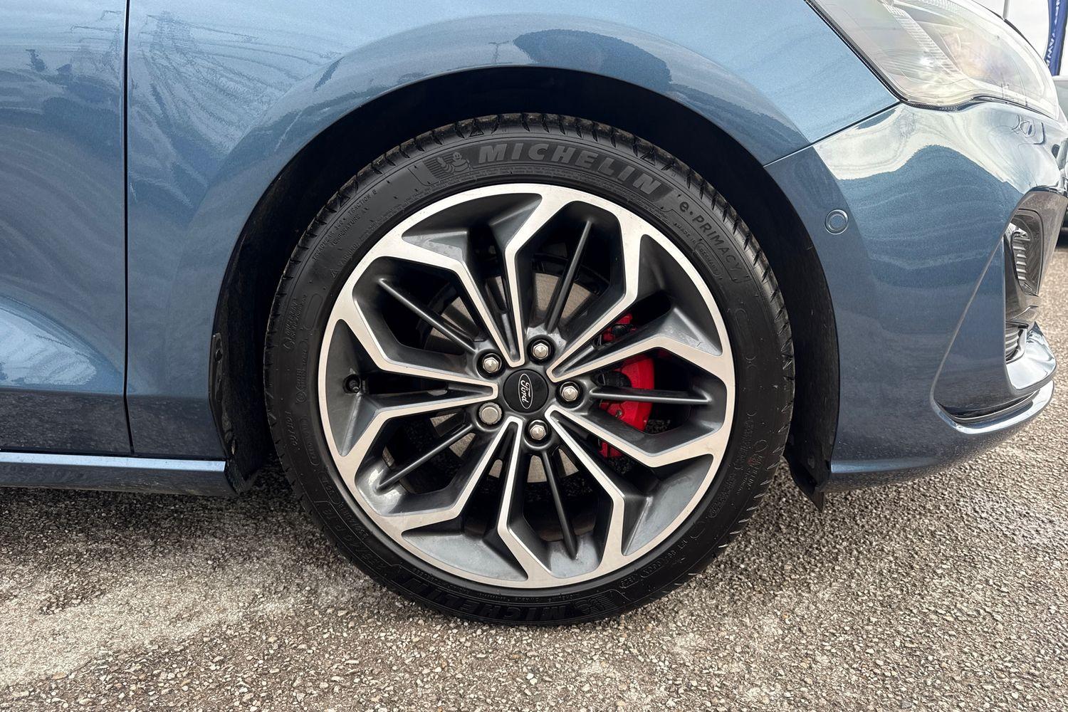 FORD FOCUS Photo 7