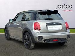 MINI Hatch Photo 3