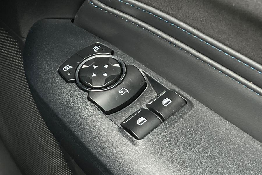 Ford Mustang Photo autoimg-e2865bf1d567efcf6dda32658da315c3bef7bdc6.jpg