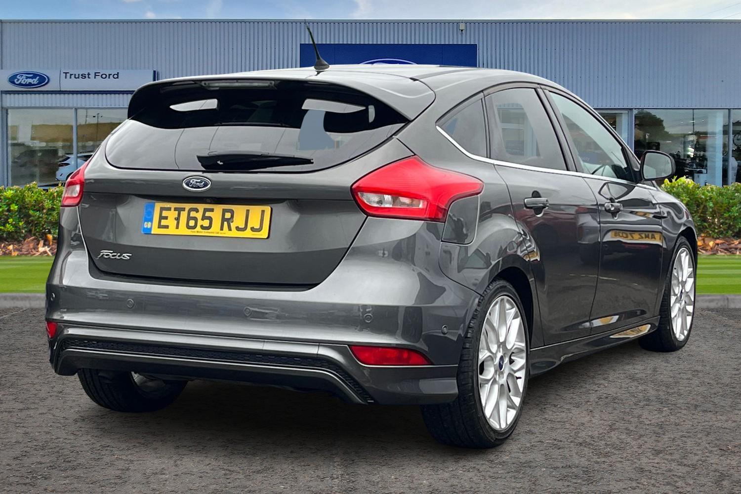 Ford FOCUS Photo 3