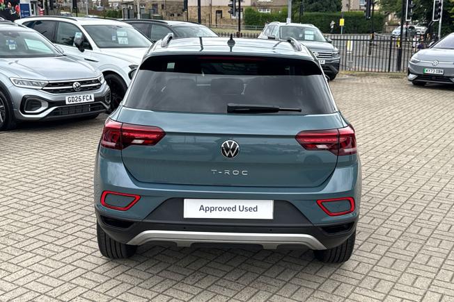 Volkswagen T-Roc Photo 30