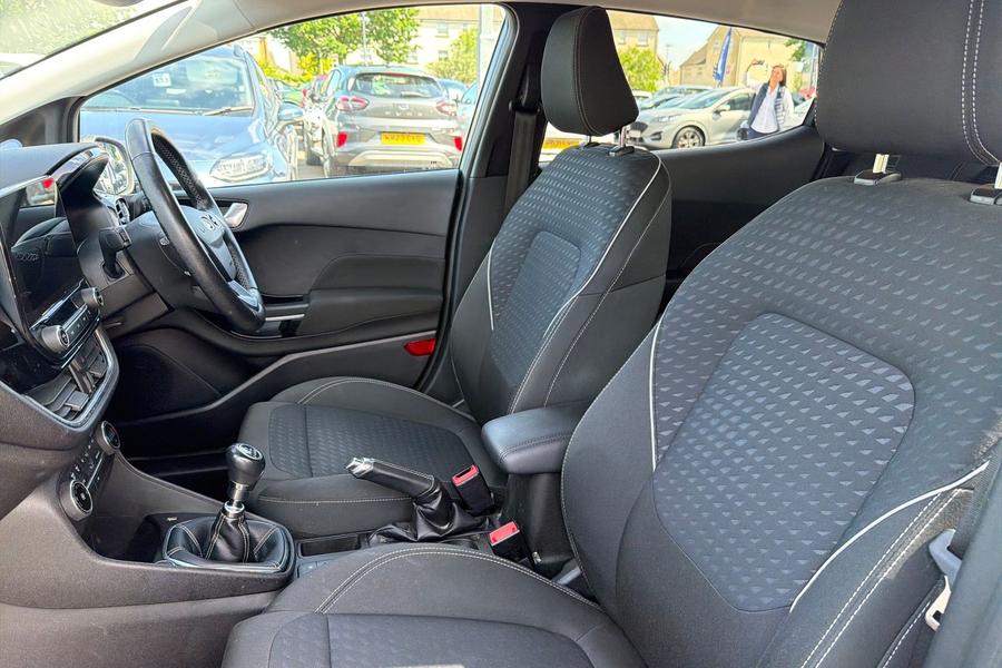 Ford FIESTA Photo autoimg-e2918b8e7fb930505c788b23fff30b5e731523d0.jpg