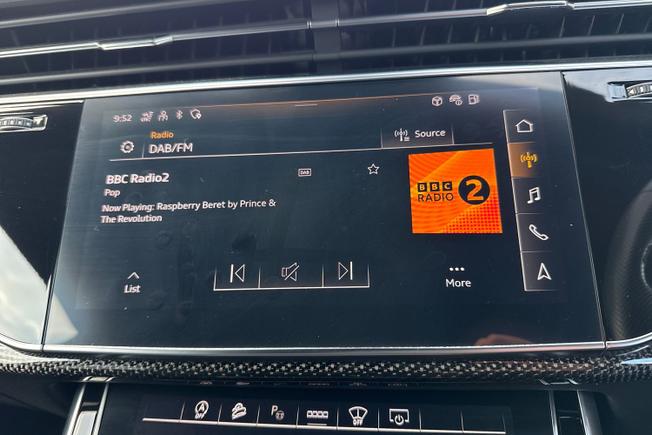Audi SQ8 Photo 13
