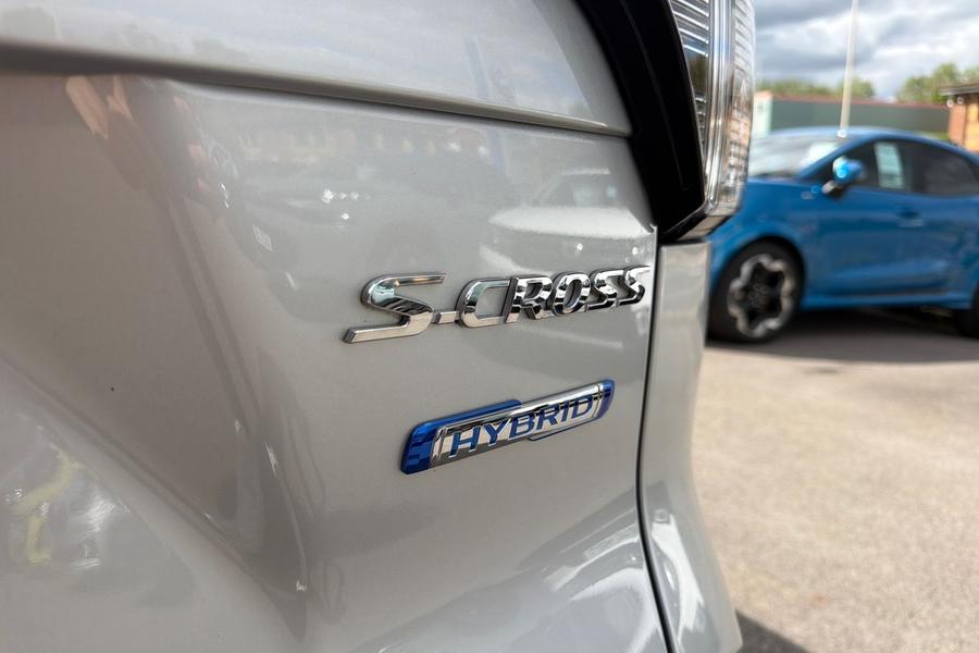 Suzuki S-Cross Photo autoimg-e2959a6fc7f50f020a419a6ad90a747f5733552f.jpg