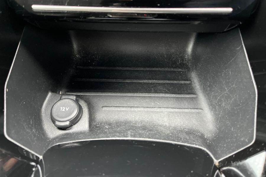 Peugeot 2008 Photo autoimg-e298c3a713604945f361c1422e384a0d720cb795.jpg