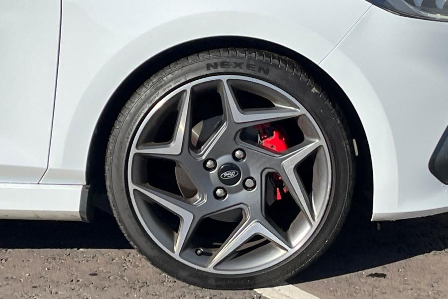 Ford FIESTA Photo autoimg-e299175ae50c0eb384868ebcee6ccf1e3a6bb44b.jpg