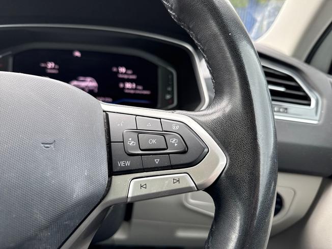 VOLKSWAGEN Tiguan Photo 17