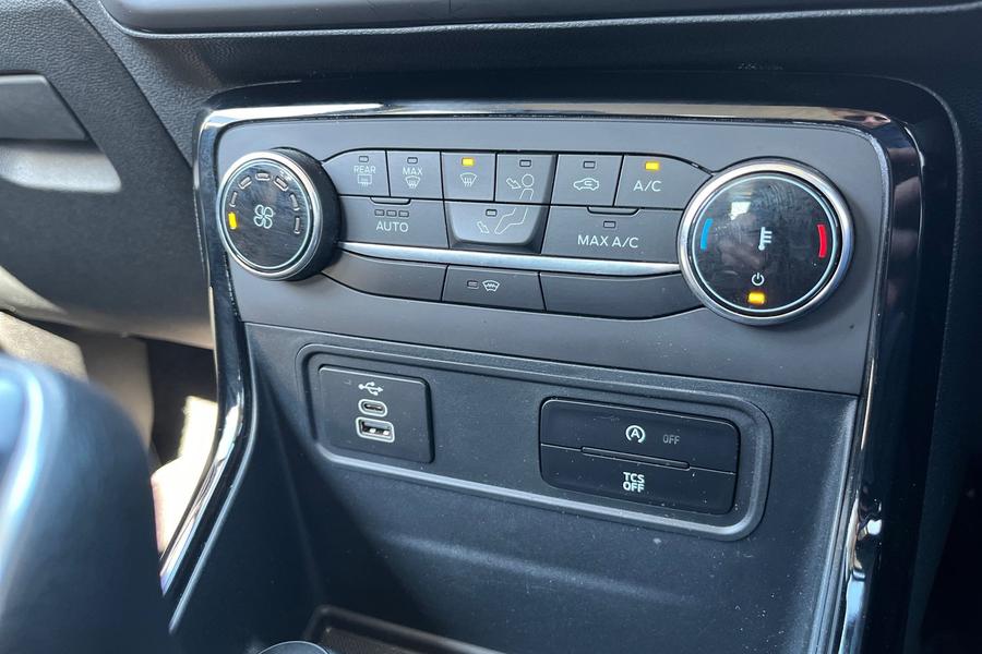 Ford ECOSPORT Photo autoimg-e29fbb8f05a71063cc561902d3b83b7ecf146050.jpg