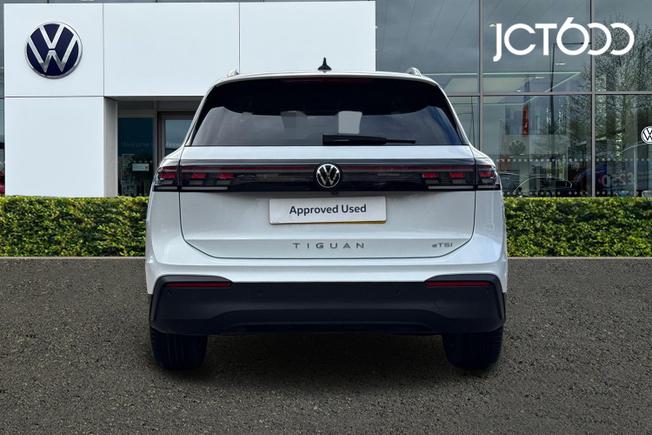 VOLKSWAGEN Tiguan Photo 7