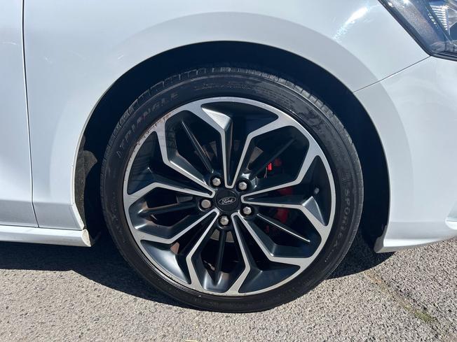 Ford Focus Photo 25