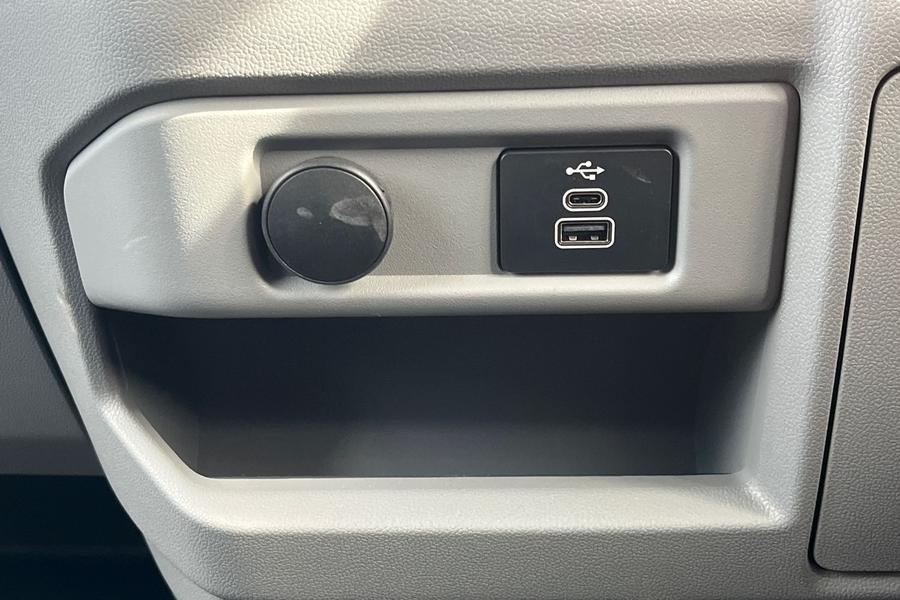 Ford E-TRANSIT CUSTOM Photo autoimg-e2ab1e85522b6252a27b0599b950e05f7bed87b5.jpg