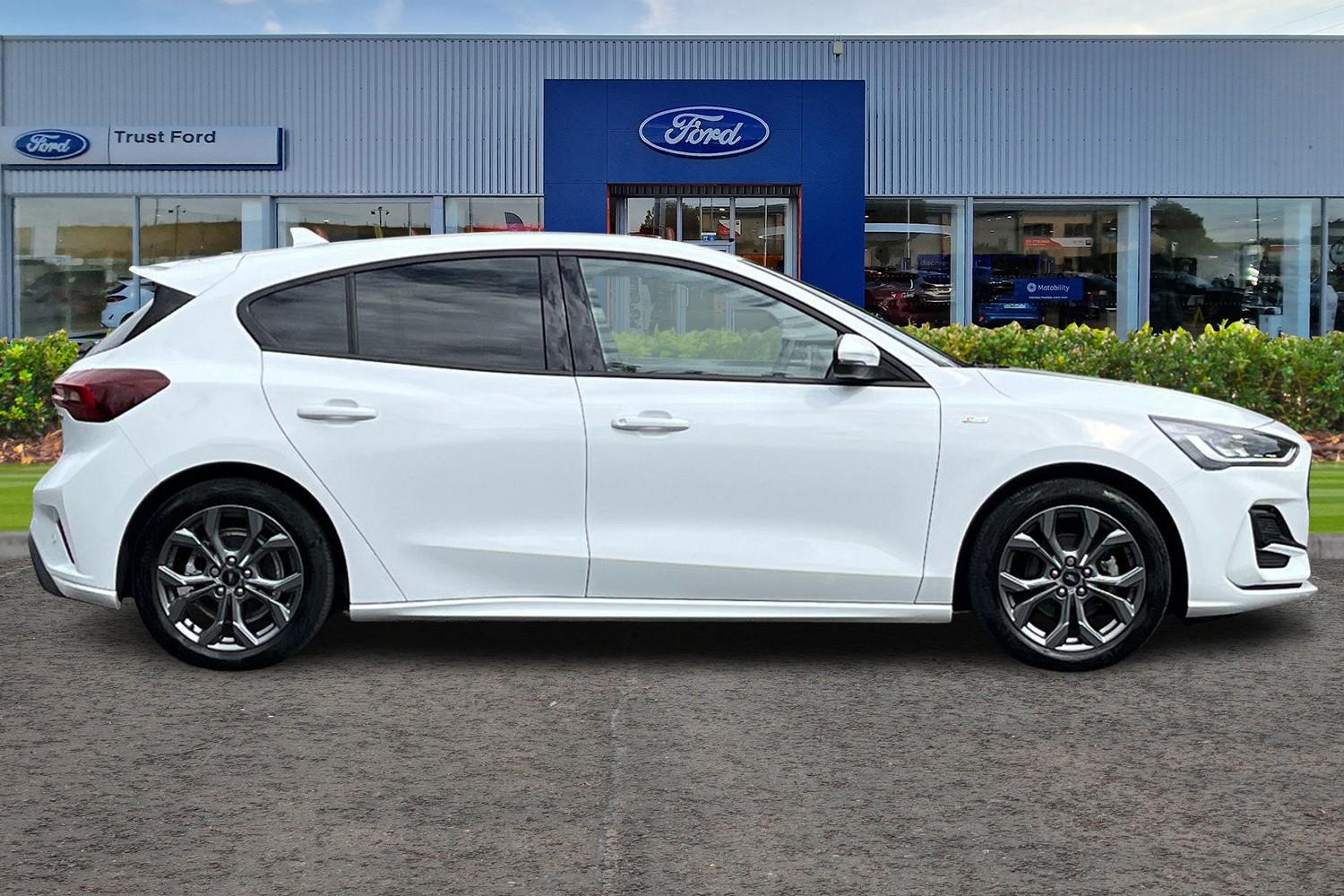 Ford FOCUS Photo 2