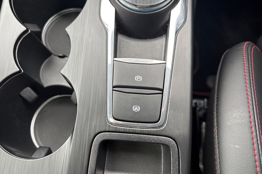 Ford KUGA Photo autoimg-e2ae27b5c45962550479a7a5cd9340528202f19f.jpg