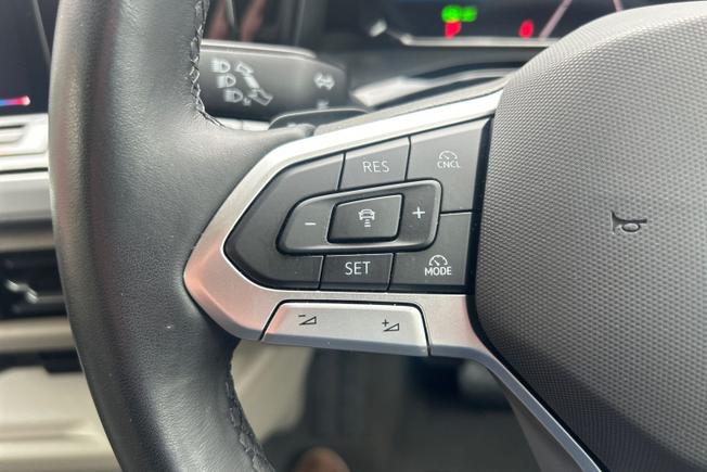 VOLKSWAGEN Multivan Photo 16