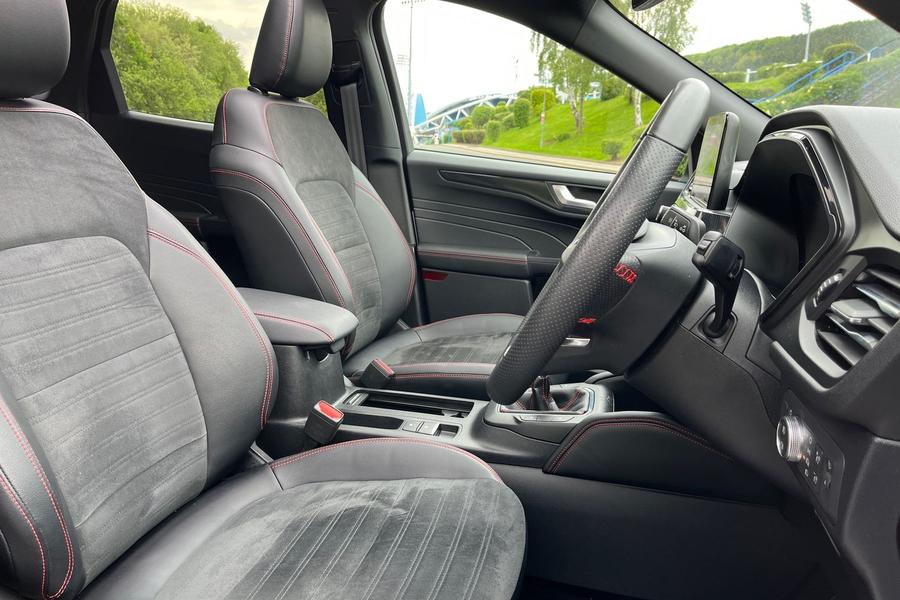 Ford KUGA Photo autoimg-e2b2f2f0dd578c3dace37a148cc1c987d7cd3aca.jpg