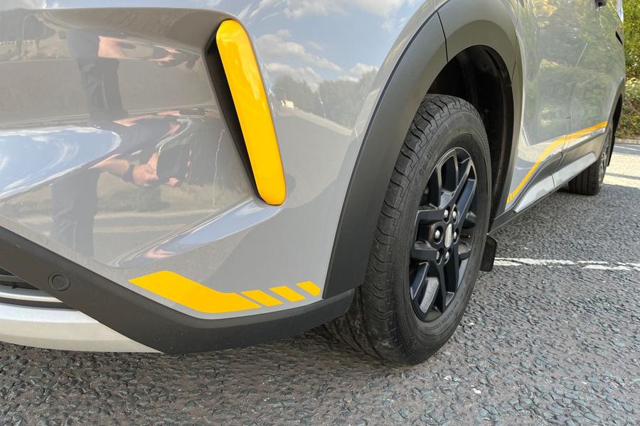 Ford TRANSIT CUSTOM Photo autoimg-e2b3fbe7c4305b361d02d2670f2c56b30fbd78d2.jpg