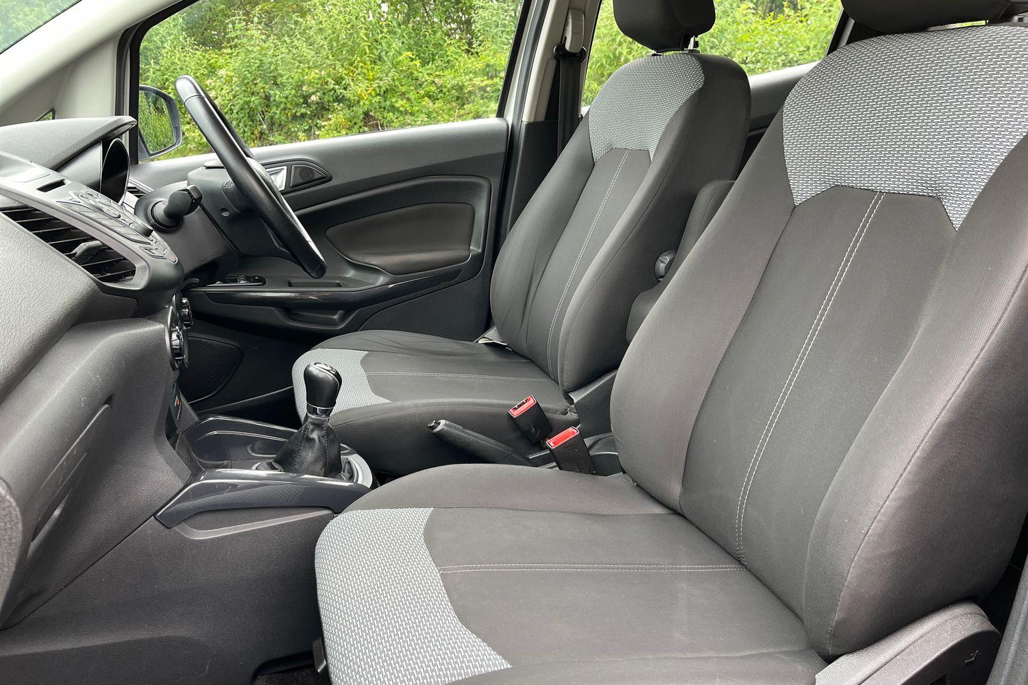 Ford ECOSPORT Photo 18