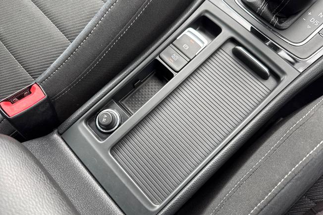 VOLKSWAGEN Golf Photo 54