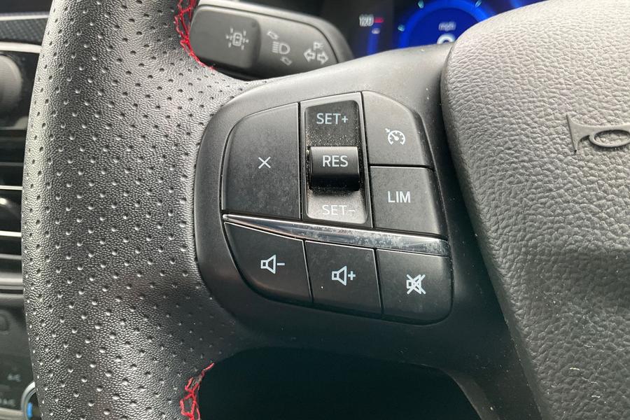 Ford KUGA Photo autoimg-e2b7075fd4b2f0991737721e23c39970f80cb180.jpg