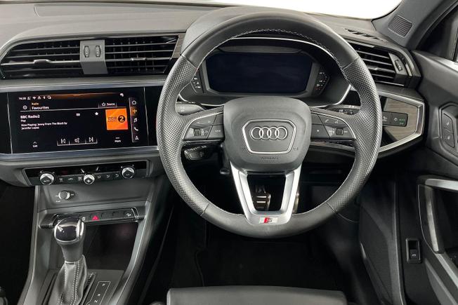 AUDI Q3 Photo 11