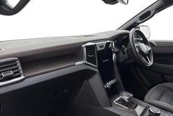 VOLKSWAGEN Amarok Photo 2