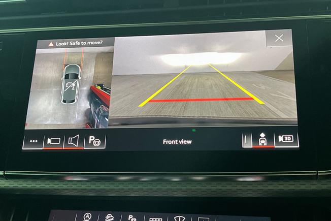 AUDI Q8 Photo 21