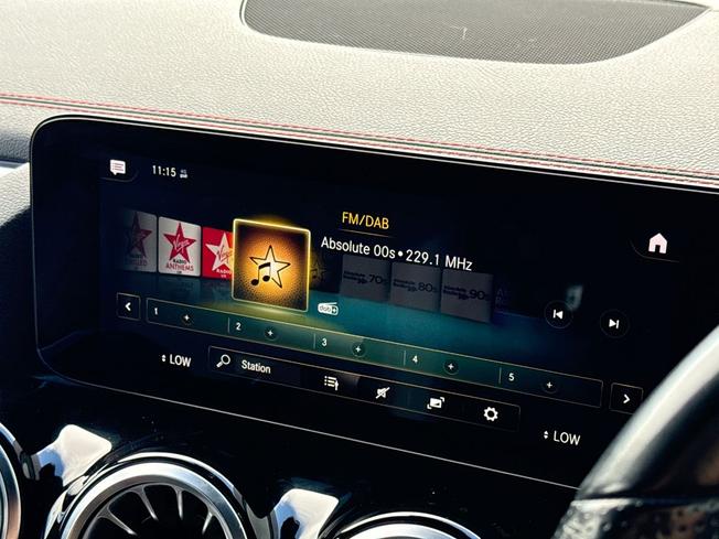 MERCEDES-BENZ Eqa Photo 13