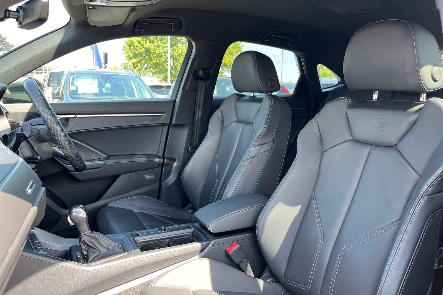 Audi Q3 Photo 18