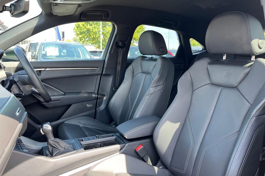 Audi Q3 Photo autoimg-e2c7d91765e9e719fe7497bca2300b0f7ebe67e8.jpg