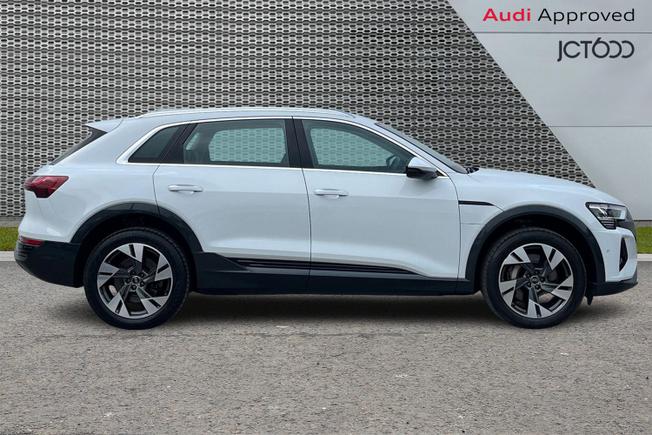 AUDI Q8 E-Tron Photo 4
