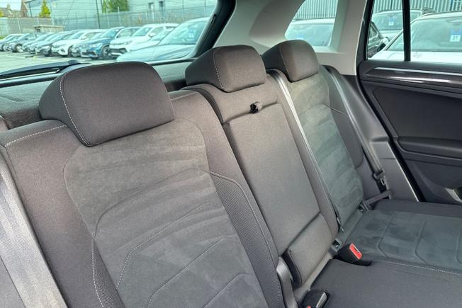 VOLKSWAGEN Tiguan Photo 28