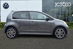 VOLKSWAGEN Up Photo 4