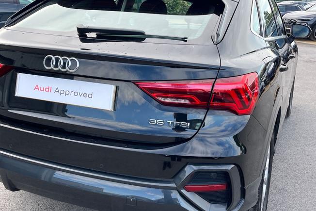 AUDI Q3 Photo 18