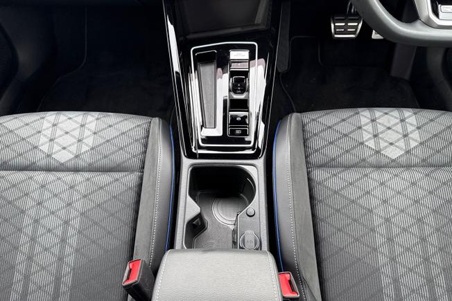 VOLKSWAGEN Golf Photo 31