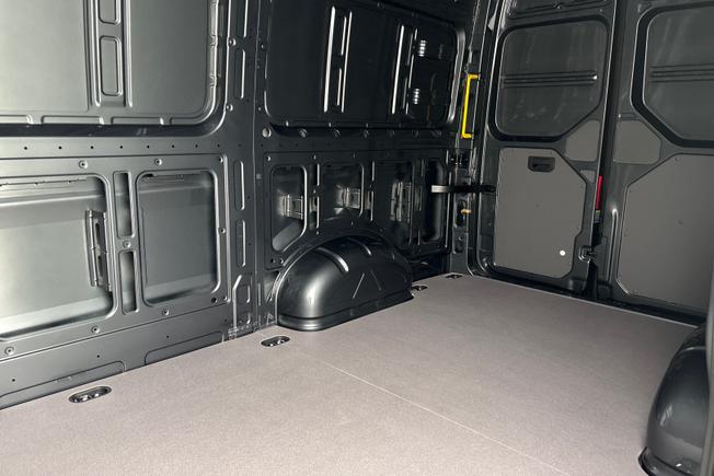 VOLKSWAGEN Crafter Photo 9