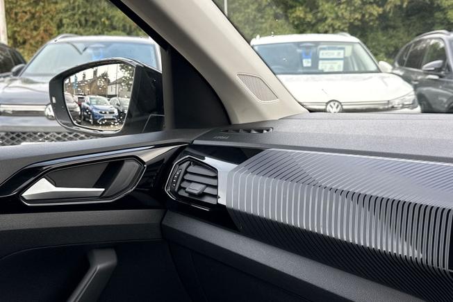 Volkswagen T-Cross Photo 35