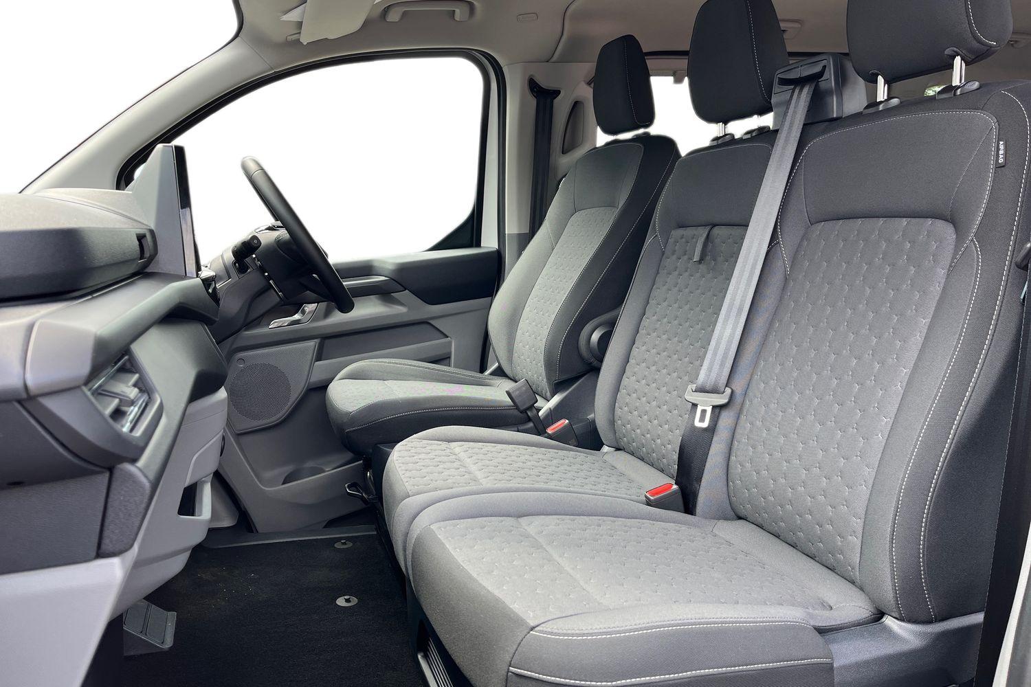 Ford TOURNEO CUSTOM Photo 9