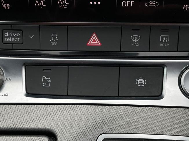AUDI A6 Saloon Photo 47