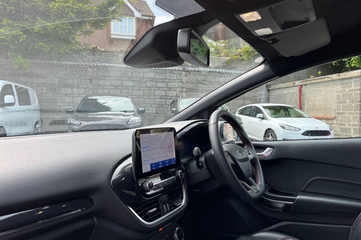 Ford FIESTA Photo 17